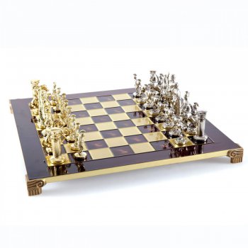 Šachy Řecko červené figurky zlaté a stříbrné